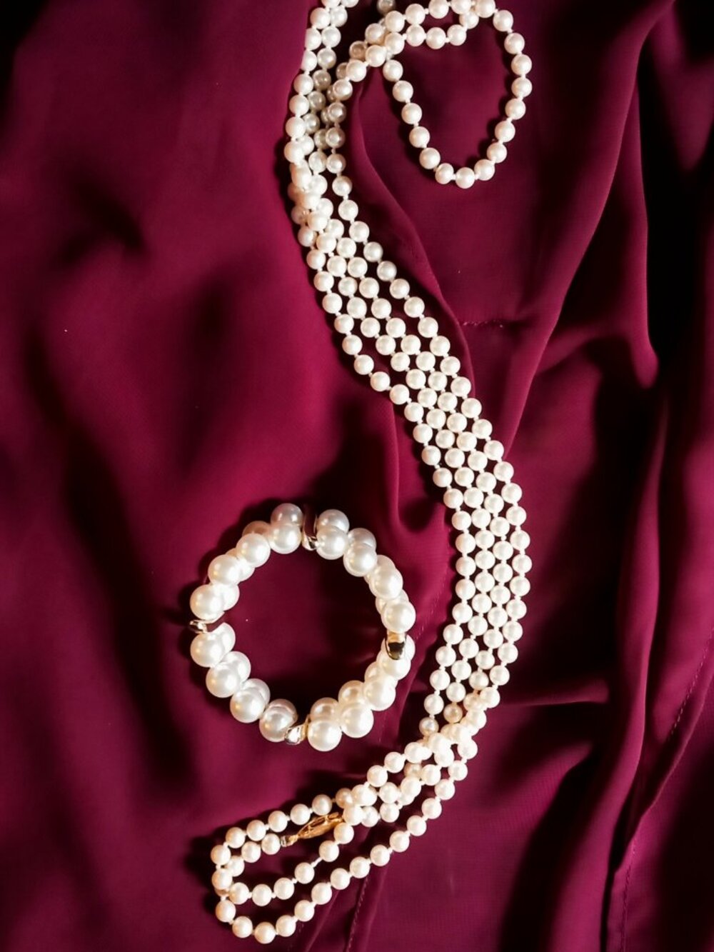 Gorgeous Highly Collectible Faux Pearl Long Necklace (Japan) & Stretch Bracelet